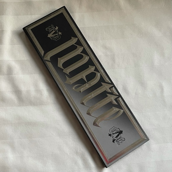 Kat Von D MetalMatte Palette - Picture 3 of 4